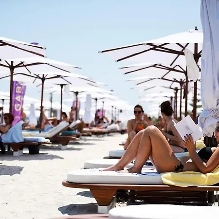 Apartament Comandante Cu Terasa Privata - Mamaia Nord *